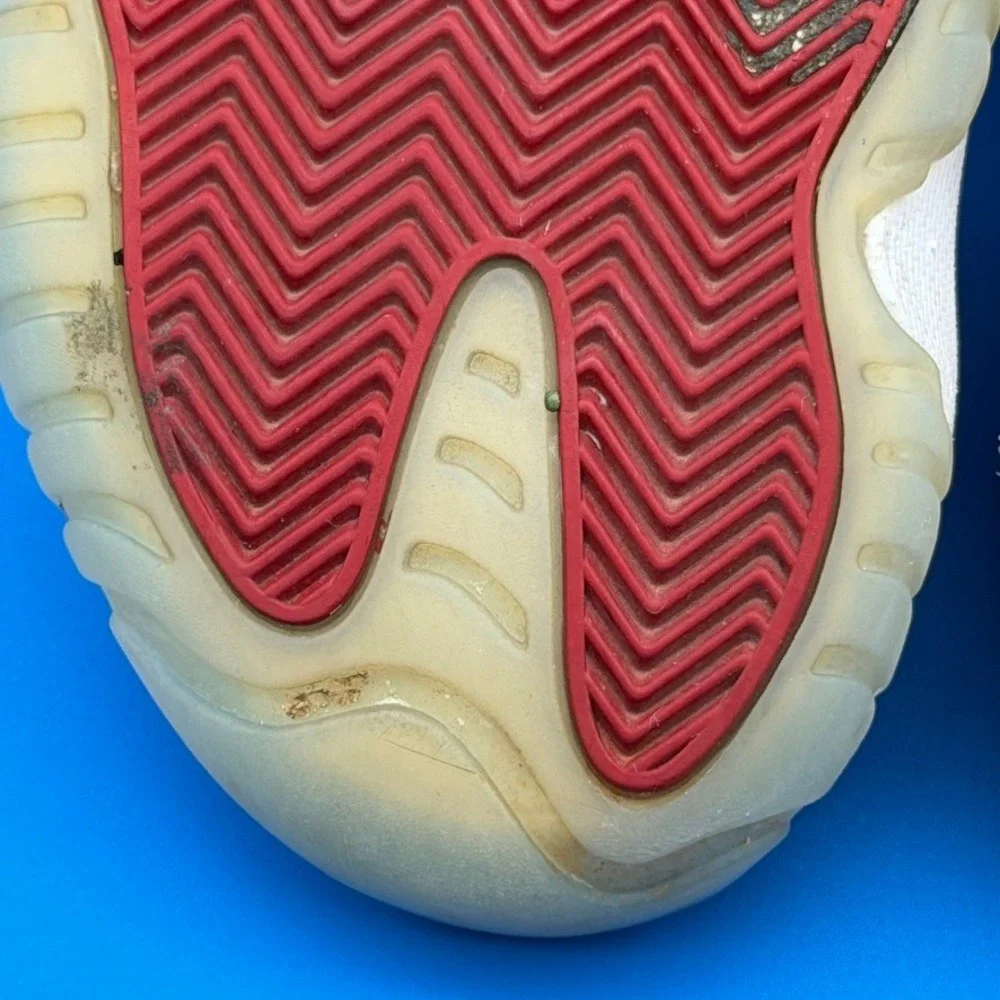 Jordan 11 Retro Cherry‎ CT8012-116 Size 8 9.5W
